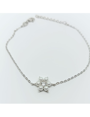 Pulseira com flor em pérolas