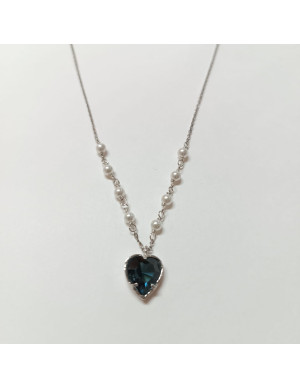 Colar coração azul e pérolas