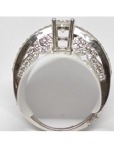 Anel solitário triplo