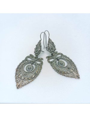 Brinco pendente tipo rainha