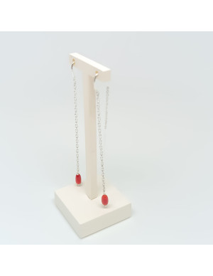 Brinco pendente com pedra