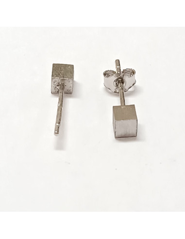 Brinco tornilho cubo acetinado