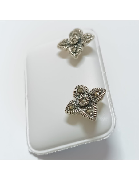 Brinco Tornilho Flor Marcassites