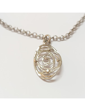 Pulseira com medalhas rendilhada 2