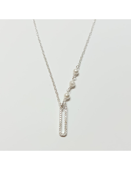 Fio pérolas e centro oval com pedras